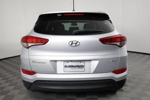 Molten Silver 2017 Hyundai TUCSON SE