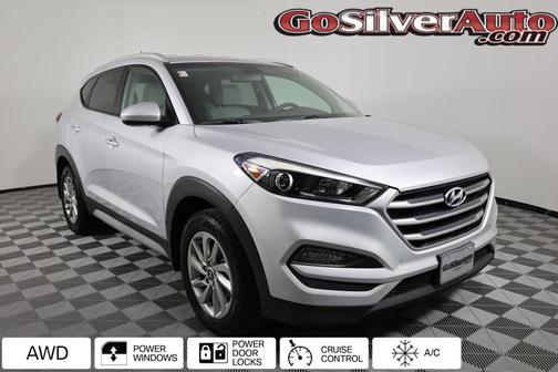 Molten Silver 2017 Hyundai TUCSON SE