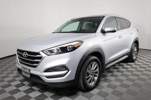 Molten Silver 2017 Hyundai TUCSON SE