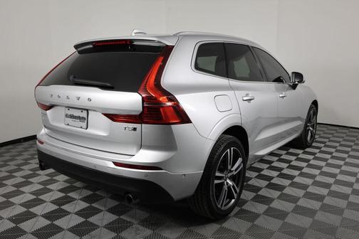 2018 Volvo XC60 T5 Momentum