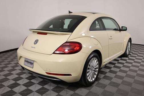 2019 Volkswagen Beetle 2.0T SE