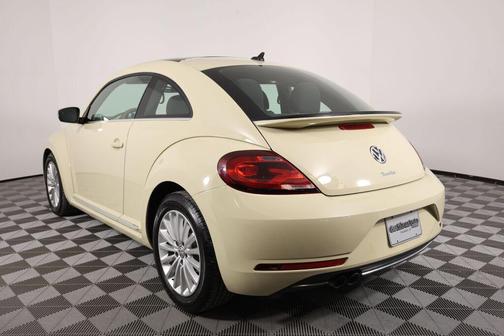 2019 Volkswagen Beetle 2.0T SE