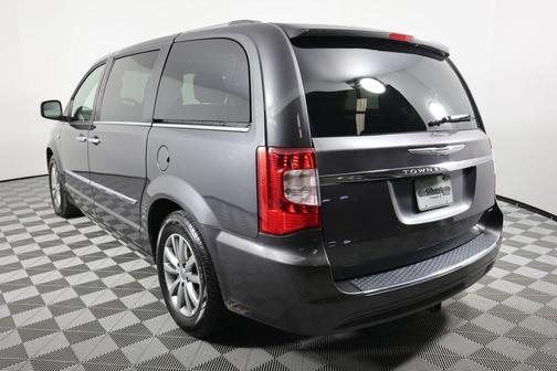 2014 Chrysler Town & Country Touring-L