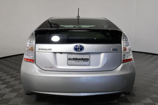 2010 Toyota Prius III