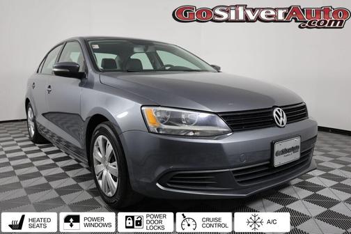 Platinum Gray Metallic 2014 Volkswagen Jetta Auto SE
