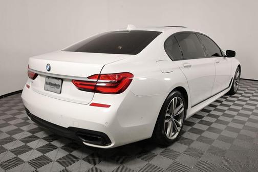 2016 BMW 740 740i