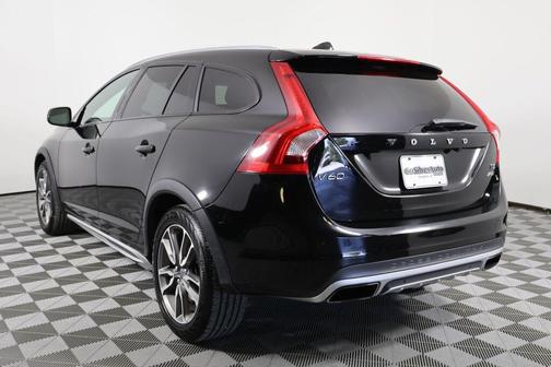 2016 Volvo V60 Cross Country T5 Platinum