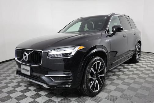 2018 Volvo XC90 T6 Momentum