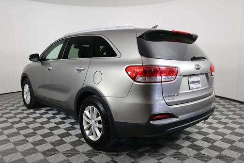 Titanium Silver 2017 Kia Sorento LX