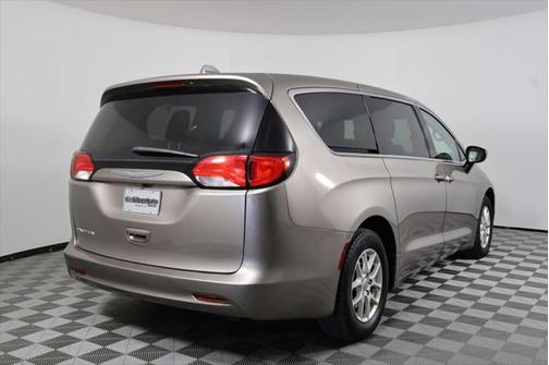 2017 Chrysler Pacifica LX