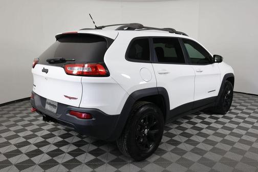 Bright White Clearcoat 2015 Jeep Cherokee Trailhawk