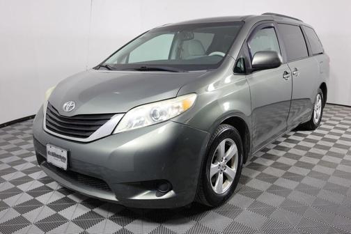 2011 Toyota Sienna LE