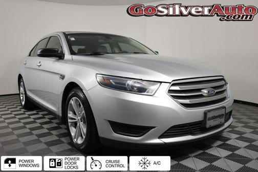 2015 Ford Taurus SE