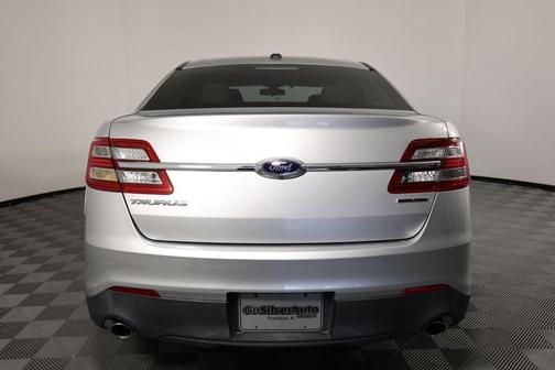 2015 Ford Taurus SE