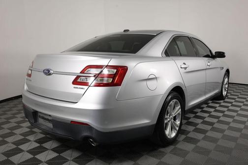 2015 Ford Taurus SE