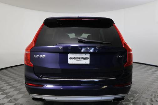 2017 Volvo XC90 T6 Momentum