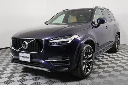 2017 Volvo XC90 T6 Momentum