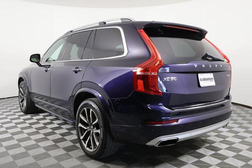 2017 Volvo XC90 T6 Momentum