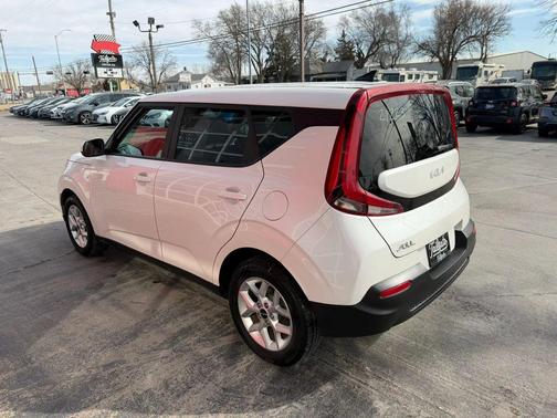 2022 Kia Soul LX Wagon 4D