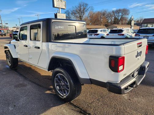 2023 Jeep Gladiator Overland