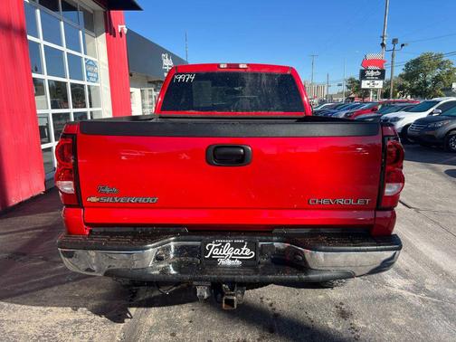 2004 Chevrolet Silverado 2500 LS H/D Crew Cab