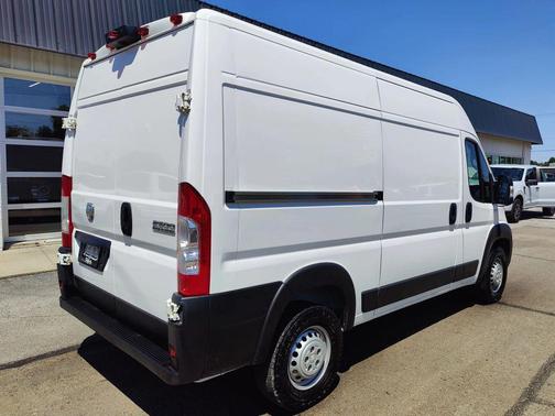White 2024 RAM ProMaster 2500 Tradesman