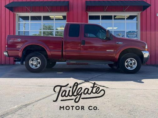 Red 2003 Ford F-350 Lariat