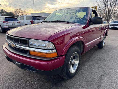 2003 Chevrolet S-10 Base