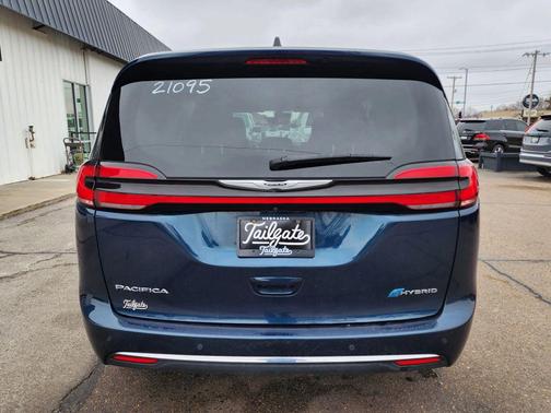 2024 Chrysler Pacifica Hybrid Select