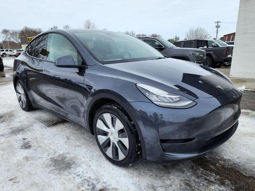 2023 Tesla Model Y Long Range Sport Utility 4D