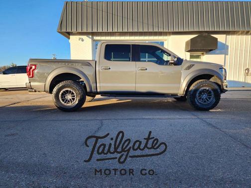 2018 Ford F-150 Raptor Pickup 4D 5 1/2 ft