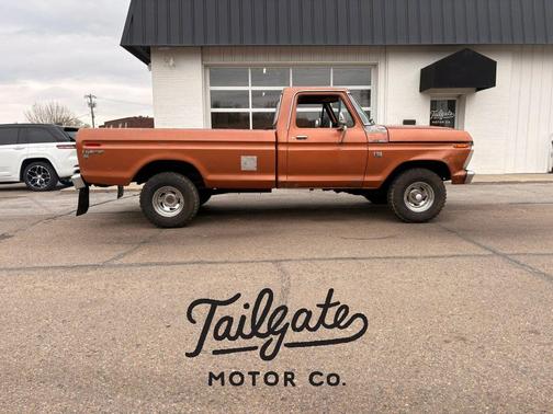 Brown 1975 Ford F100 Base