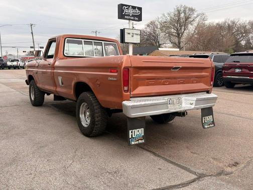 Brown 1975 Ford F100 Base