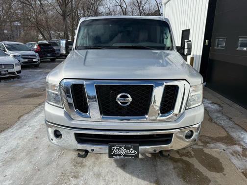 2016 Nissan NV Passenger NV3500 HD SL V8