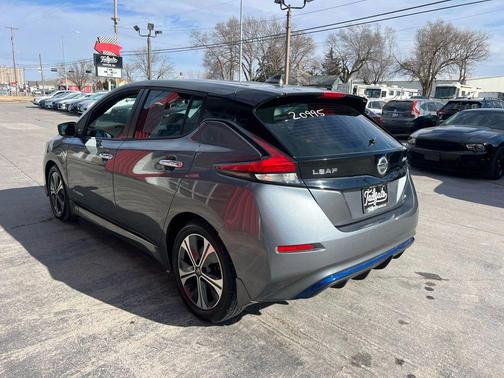 2018 Nissan Leaf SV Hatchback 4D