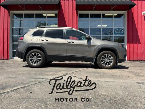 Beige 2021 Jeep Cherokee Latitude Plus
