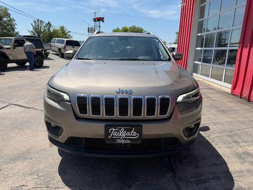 Beige 2021 Jeep Cherokee Latitude Plus