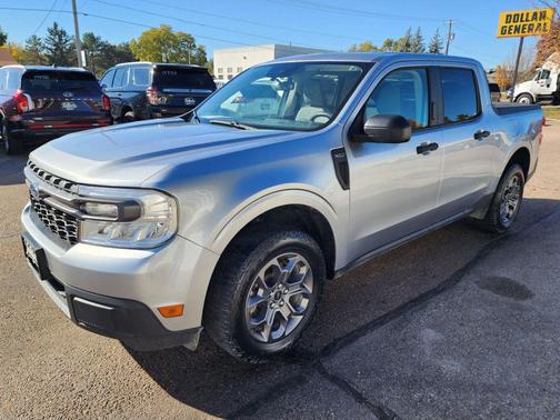 2022 Ford Maverick XLT SuperCrew Pickup 4D 4 1/2 ft