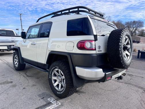 2014 Toyota FJ Cruiser Base