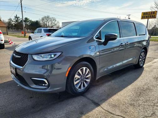 2023 Chrysler Pacifica Hybrid Touring L