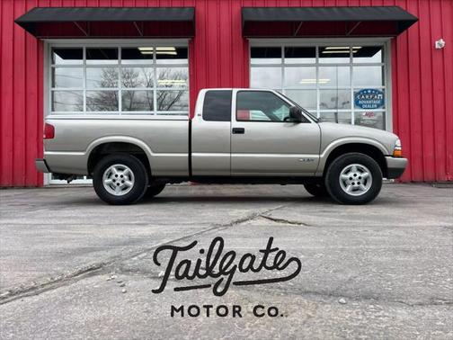 2003 Chevrolet S-10 Base