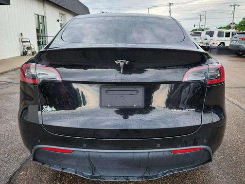 Black 2022 Tesla Model Y Performance Sport Utility 4D