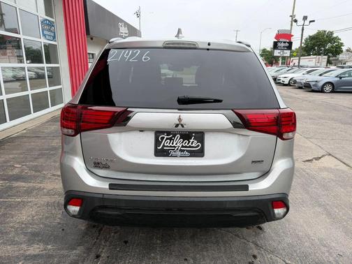 Silver 2020 Mitsubishi Outlander SP