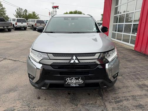 Silver 2020 Mitsubishi Outlander SP