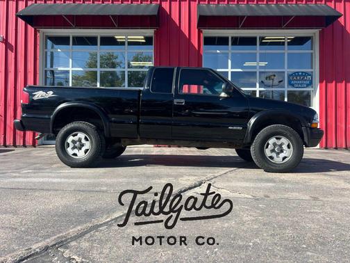 2002 Chevrolet S-10 Base