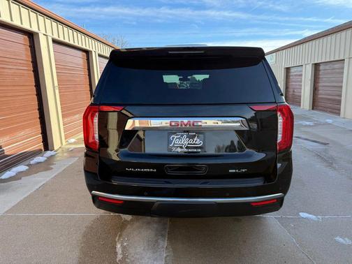 2022 GMC Yukon XL SLT