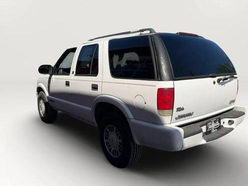 White 2001 GMC Jimmy Sport Utility 4D