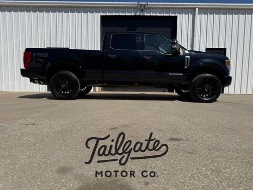 Black 2022 Ford F-250 XLT