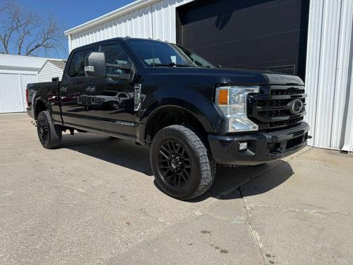 Black 2022 Ford F-250 XLT