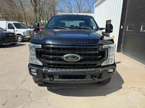 Black 2022 Ford F-250 XLT